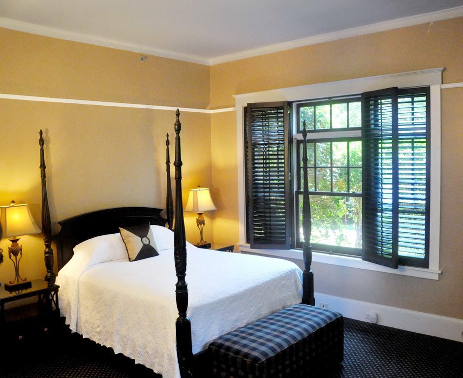 Om Sanctuary Holistic Retreat Hotel Asheville Ngoại thất bức ảnh